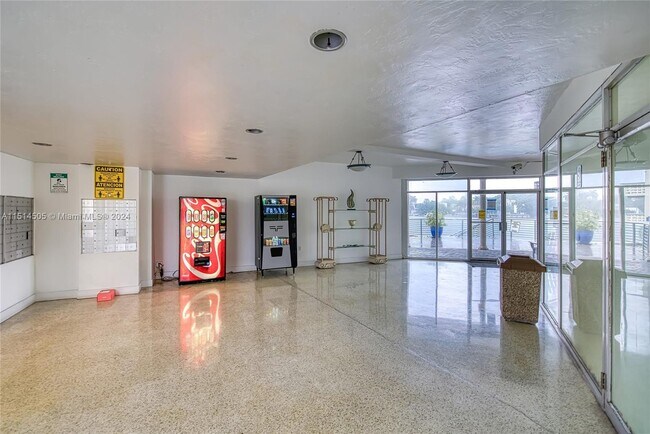 Building Photo - 6484 Indian Creek Dr