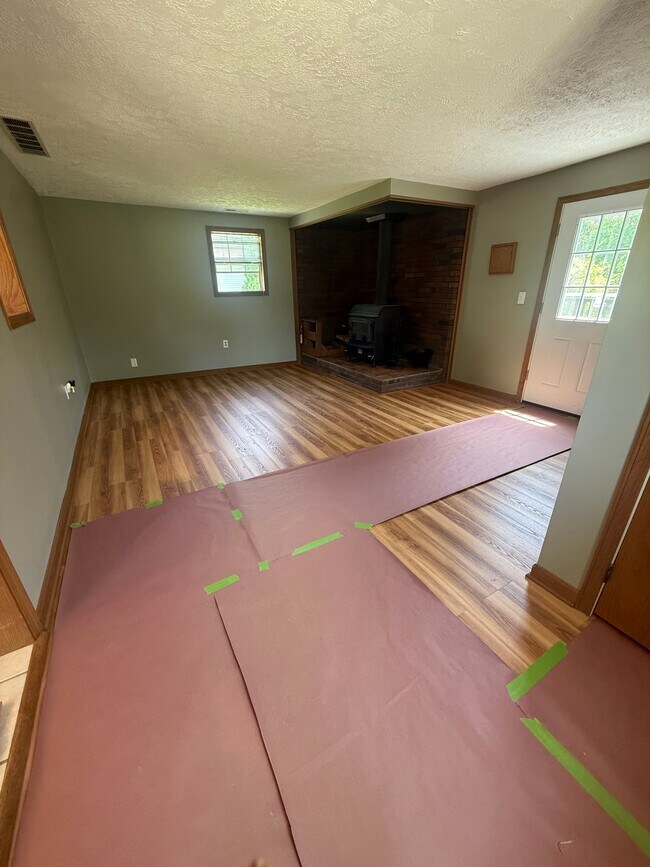 Foto del edificio - 7748 Crestwood Ln