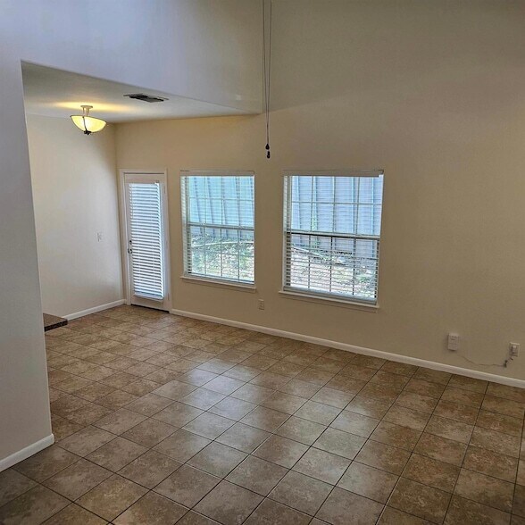 Photo - 709 Franklin Boulevard Unit A Apartment