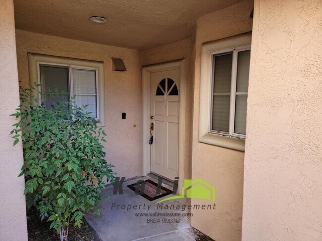 Foto del edificio - 2096 Northshore Dr