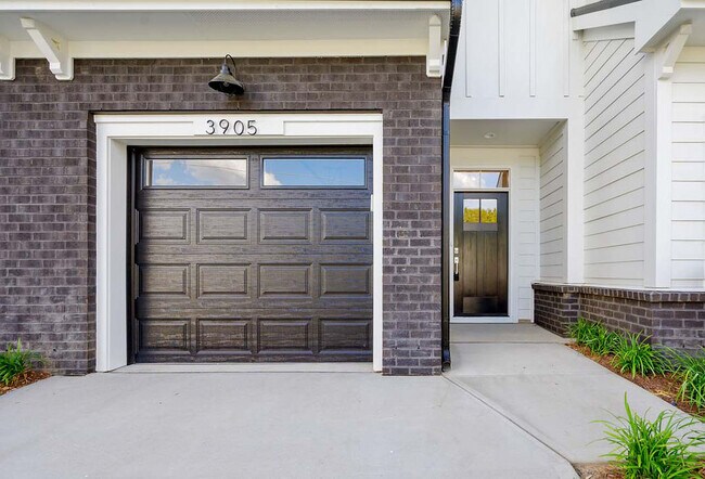 Puerta principal - 3905 Milltown Ridge Run