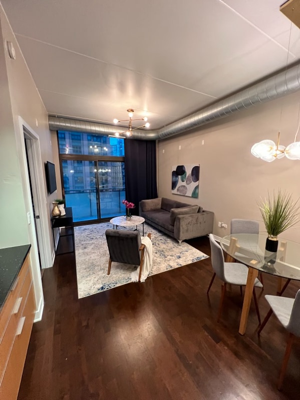 Photo - 650 W Wayman St (Chicago, IL)