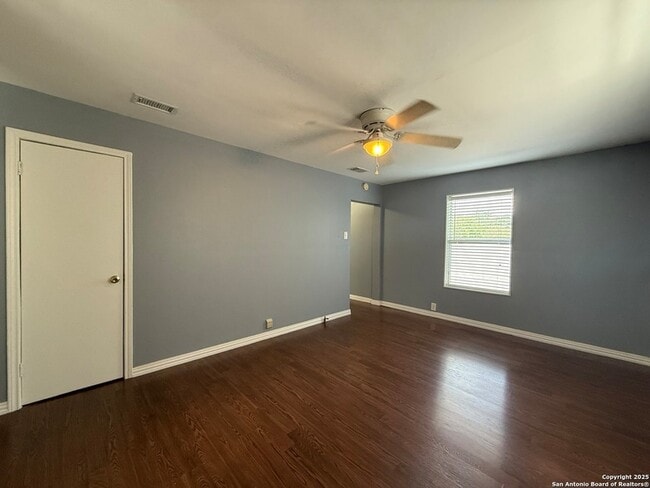 Foto del edificio - 3402 N New Braunfels Ave