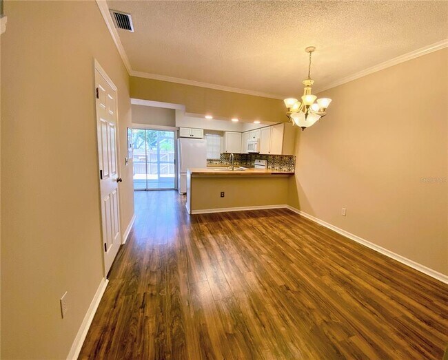 Building Photo - 2725 Penzance St