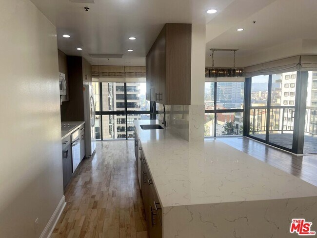 Building Photo - 10750 Wilshire Blvd