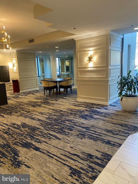 Foto del edificio - 15107 Interlachen Dr
