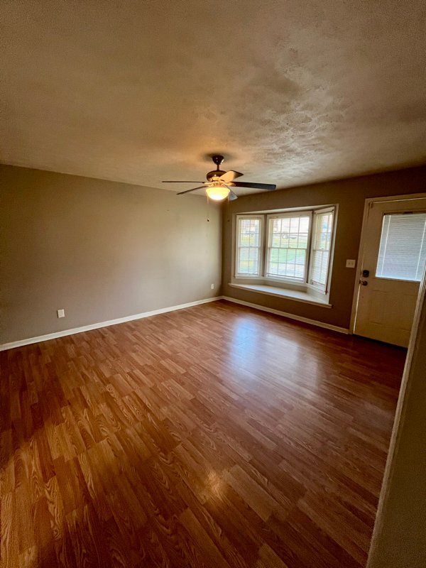 Foto del edificio - 6044 Cordova Rd