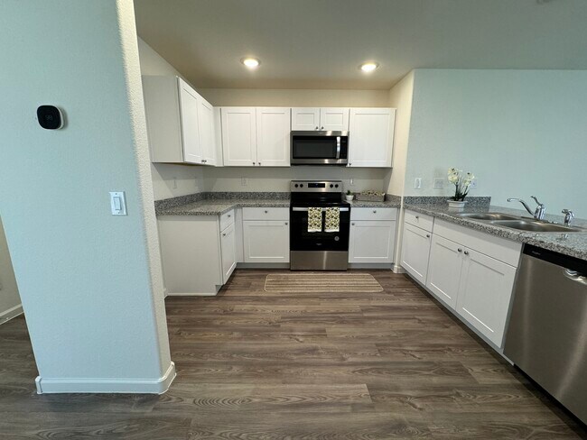 Building Photo - 2377 Cottonwood Dr