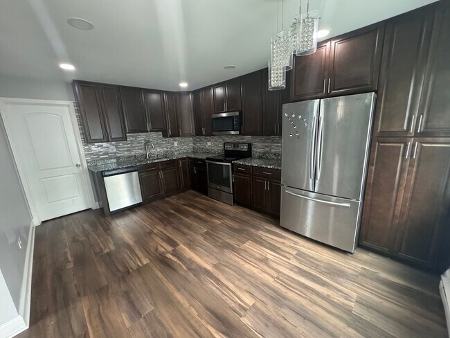 Foto del edificio - 18333 Wentworth Ave