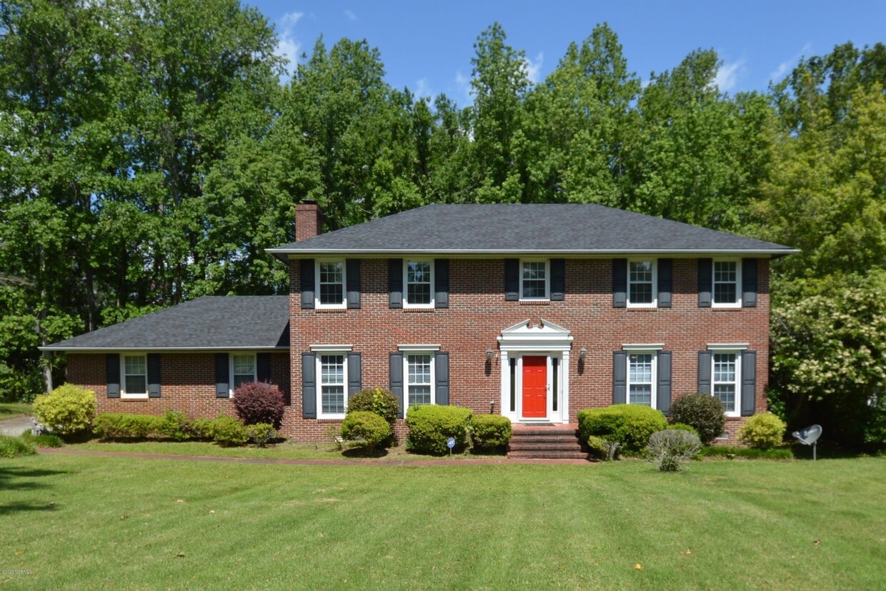 2221 Colony Plaza, Jacksonville, NC 28546 House Rental in