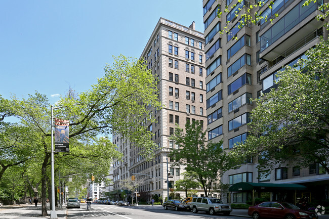 Foto del edificio - 1060 Fifth Ave