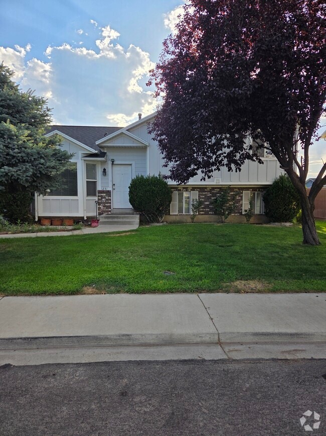 Building Photo - 1231 N 1050 W