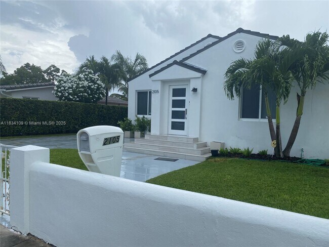 Foto del edificio - 2105 SW 12th St