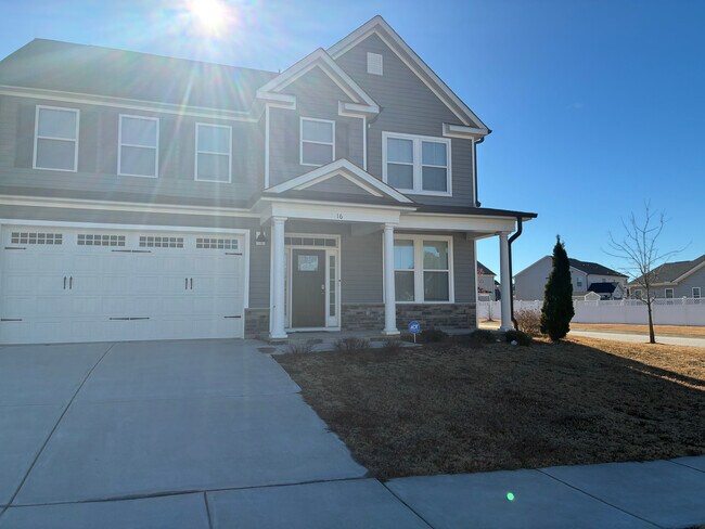 Foto del edificio - Room in House on Hopper Cir