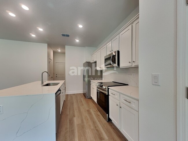 Foto del edificio - 6444 Atlantic Bch Ave