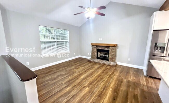 Foto del edificio - 46 Love Hill Rd