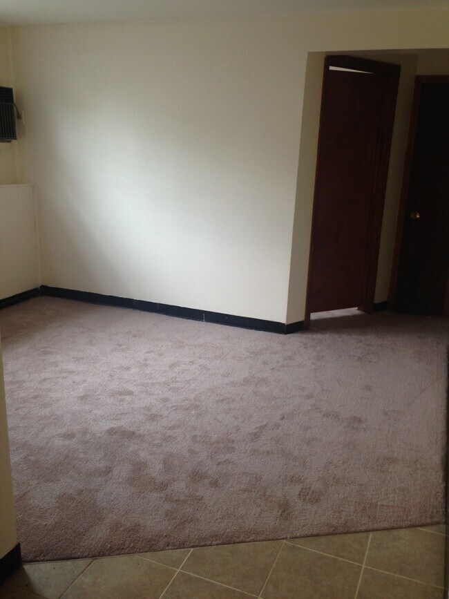 Hudson Gardens Apartments in Hudson, NH