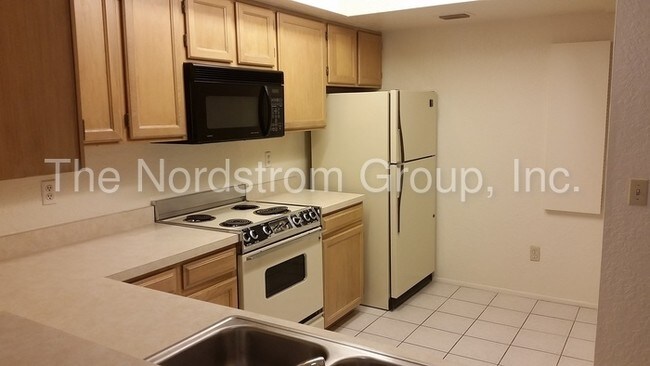 Building Photo - 4281 N River Grove Cir