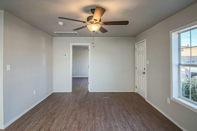 Building Photo - 1703 Avenue T
