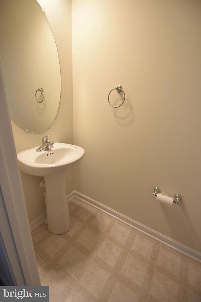 Building Photo - 2621 Osprey Way N