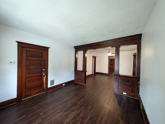 Building Photo - 108 Urban St