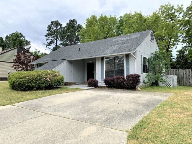 Building Photo - 2612 Fashion Ln