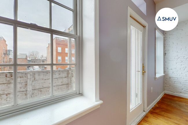 Building Photo - 7 N Carey St