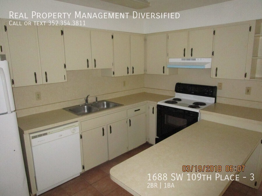 Building Photo - DESIRABLE SOUTHWEST OCALA LOCATION