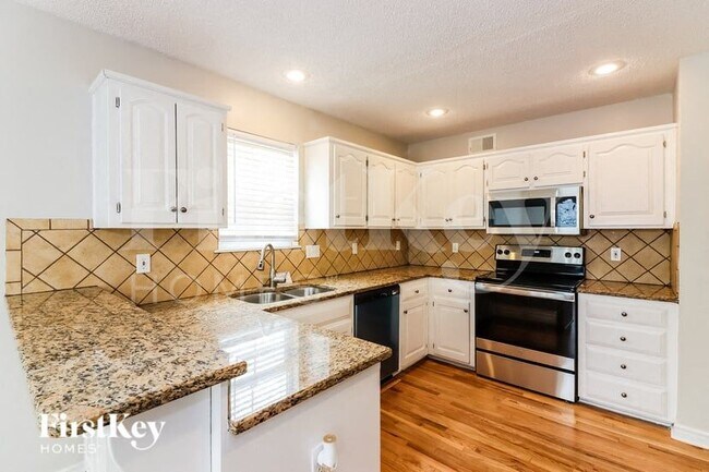 Foto del edificio - 15626 Riley St