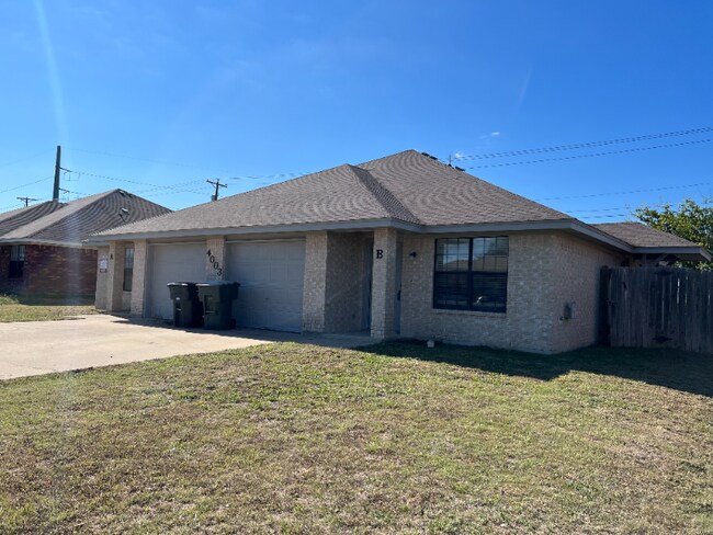 Building Photo - 4003 Hitchrock Dr