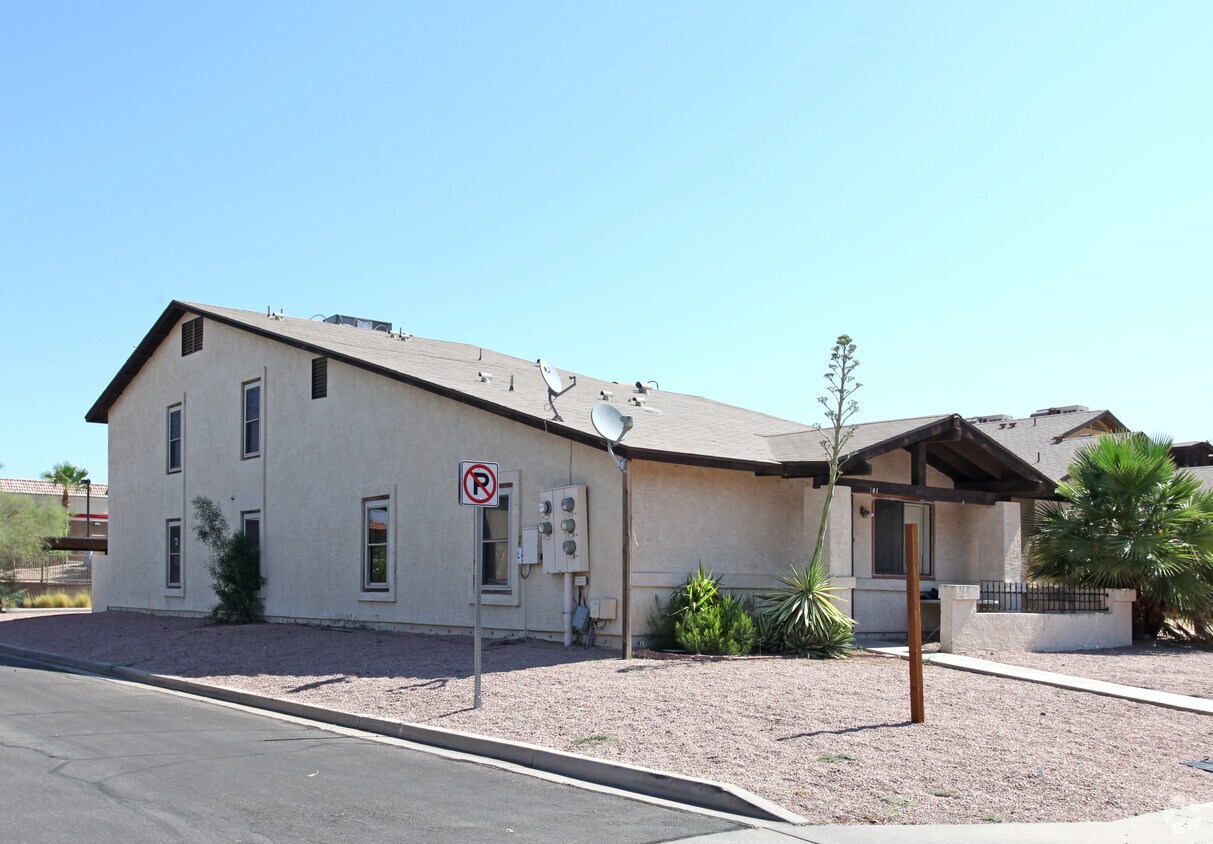 Building Photo - 5942 E Norland St