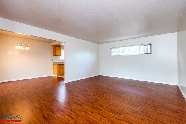 Building Photo - 1363 Saratoga Ave