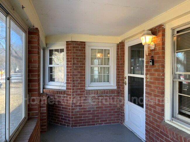 Foto del edificio - 3 W 206th St