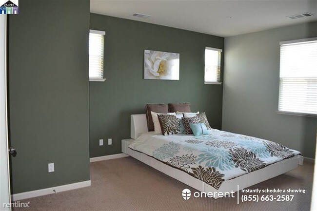 Foto del edificio - 3 br, 2.5 bath Townhome - 25437 Huntwood Ave