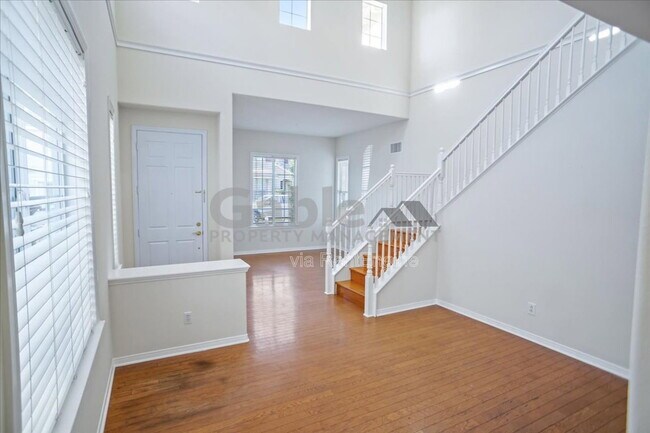 Foto del edificio - 24322 Alyssum Pl