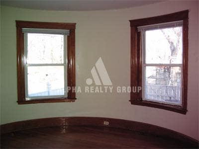 Foto del edificio - 132 Glenville Ave