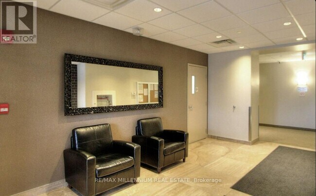 Photo du bâtiment - 7400 Markham Rd