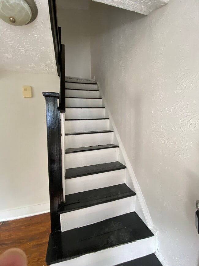 Building Photo - 2403 Old Dominion St