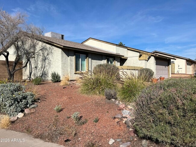 Building Photo - 10038 S 46th Pl