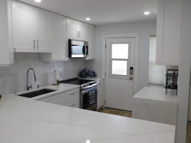 Foto del edificio - 2871 N Ocean Blvd