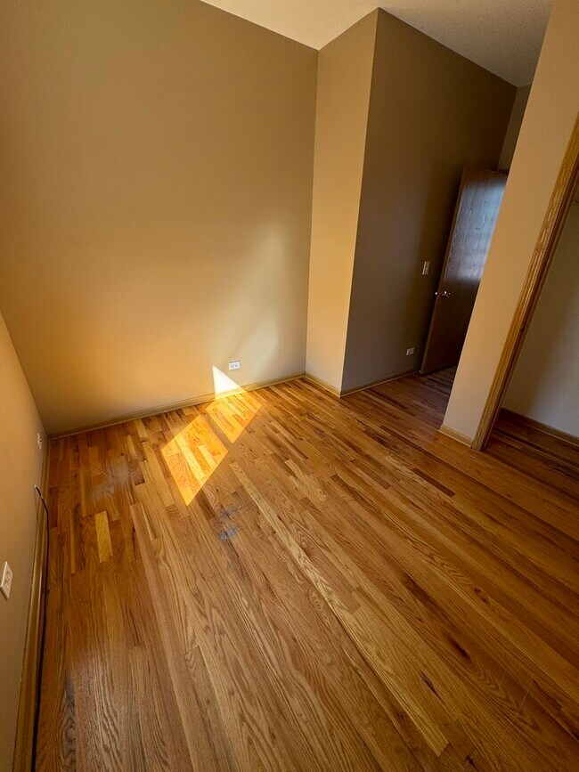 Foto del edificio - 5428 S Loomis Blvd