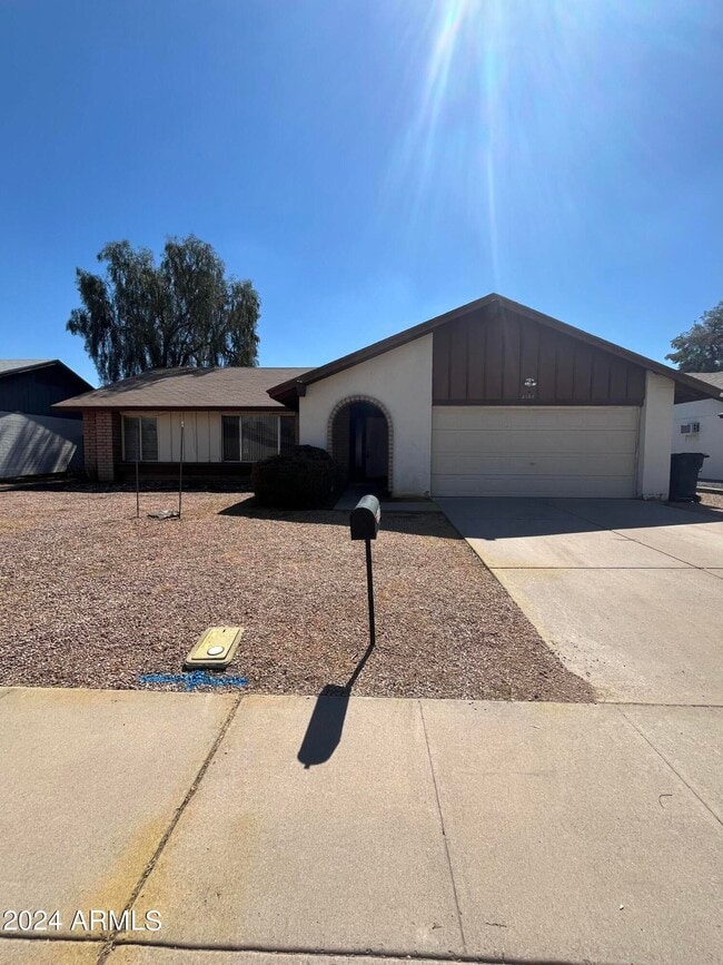 Building Photo - 3102 N Woodburne Dr