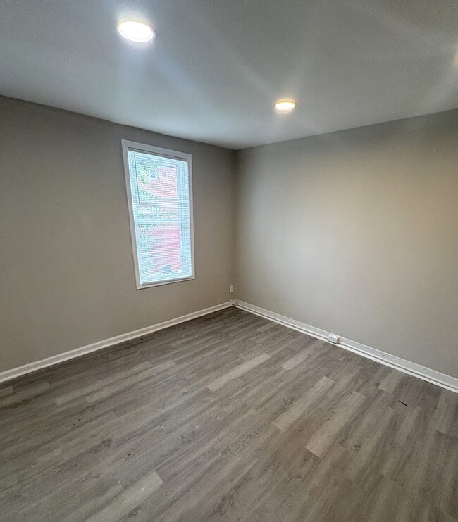 Building Photo - Renovated 2-Bedroom Apartment in Belair-Edison