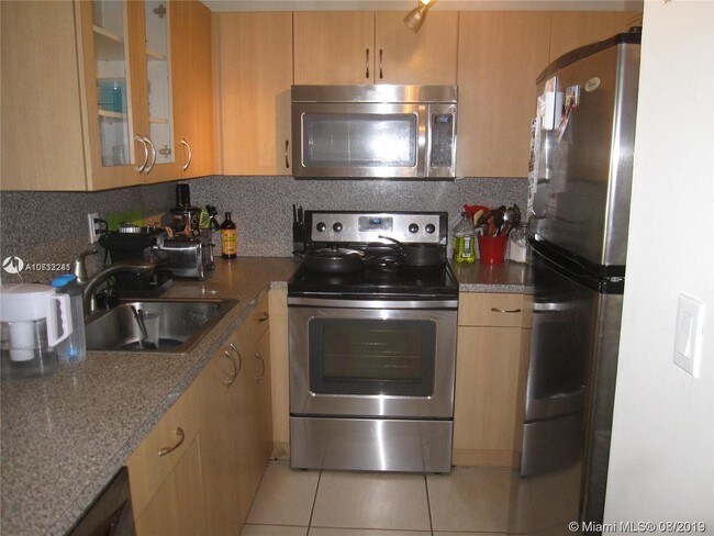 Foto del edificio - 2935 NE 163rd St