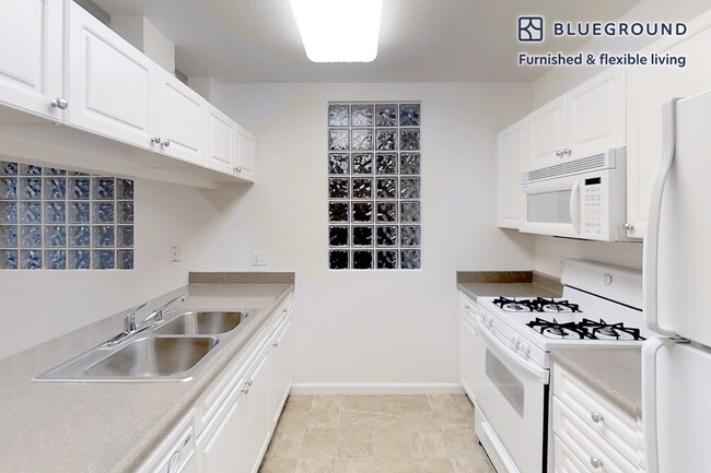 Foto del edificio - 3200 Rubino Dr