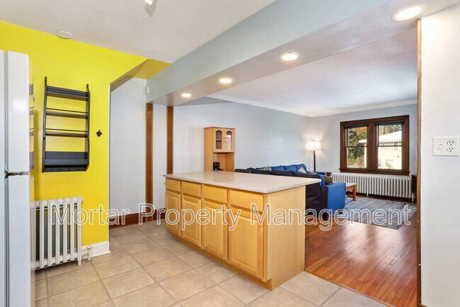 Foto del edificio - 1164 Randolph Ave