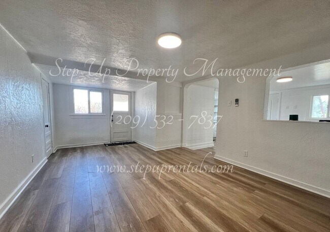 Foto del edificio - Updated 1 Bedroom All Electric Apartment Near Downtown Sonora!