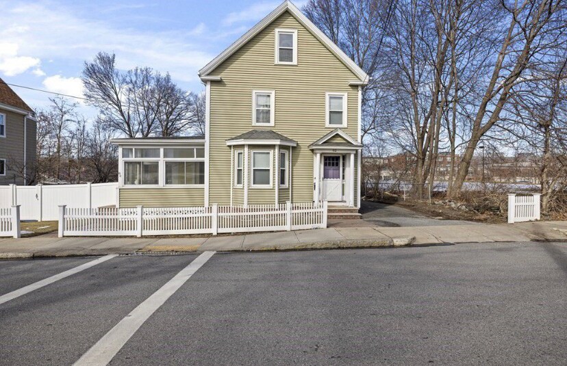 82 Campbell St Unit 2, Woburn, MA 01801 Apartments in Woburn, MA