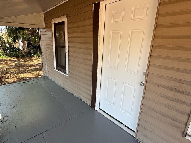 Foto del edificio - Remodeled 2/1 in Lakeland- Move-In Ready!