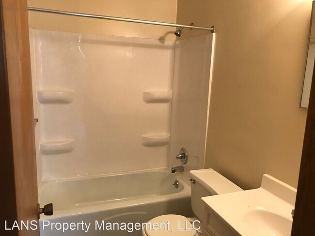 Building Photo - 1 br, 1 bath Apartment - Forestview Apartm...